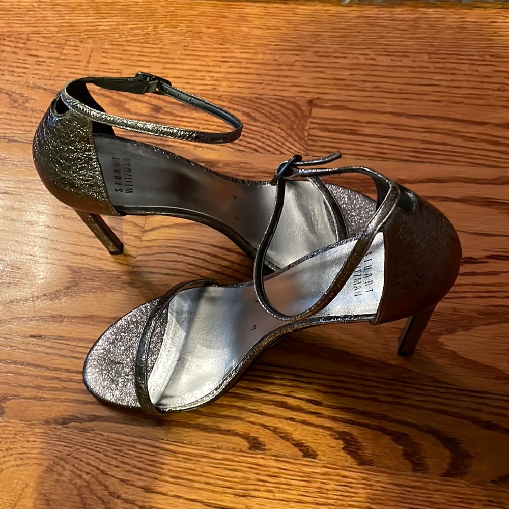 Stuart Weitzman Nudist Sandals in Iron Metalic